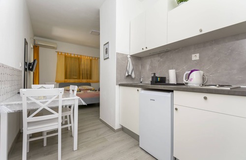 Ruskamen Apartment | Apartments Stipe (29371-A4) - Lokva Rogoznica