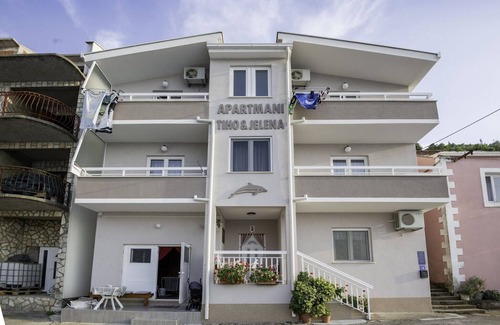 Blace Apartment | Apartments Tiho & Jelena- One Bedroom Apartment with Balcony and Sea View (Maestral)