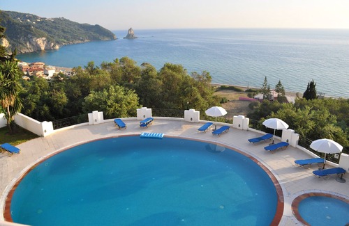 Agios Gordios Apartment | Apartments with pool "Maria" on Agios Gordios beach
