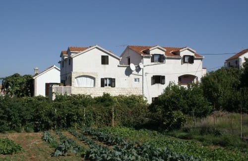 Sutivan Apartment | Apartments with a parking space Sutivan, Brac - 2842