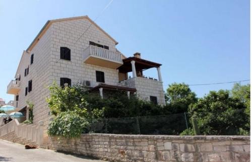 Sutivan Apartment | Apartments with a parking space Sutivan, Brac - 17537