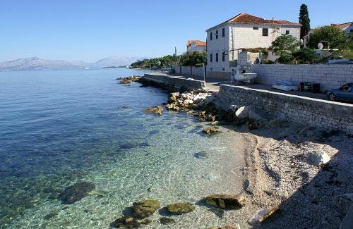 Sutivan Apartment | Apartments with a parking space Sutivan, Brac - 17750