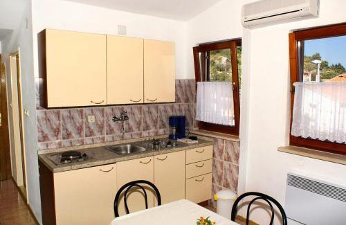 Sutivan Apartment | Apartments with parking space Sutivan, Brac - 745