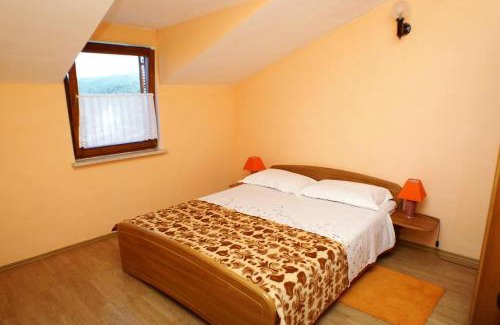 Sutivan Apartment | Apartments with parking space Sutivan, Brac - 745