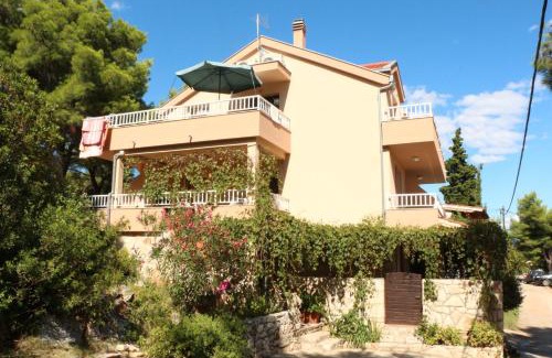 Cove Basina (Jelsa) Apartment | Apartments with parking spaces Basina, Hvar - 12420