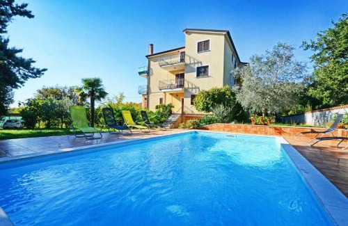 Valica House | Apartments with pool Albina