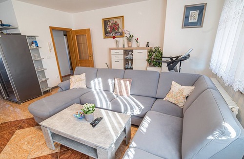 Skofljica Apartment | Apartments Želimlje - Three Bedroom Apartment 2 (spodaj)