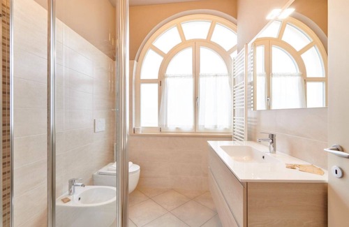 Garda Apartment | ApartmentsGarda - Antiche Mura - Salgari