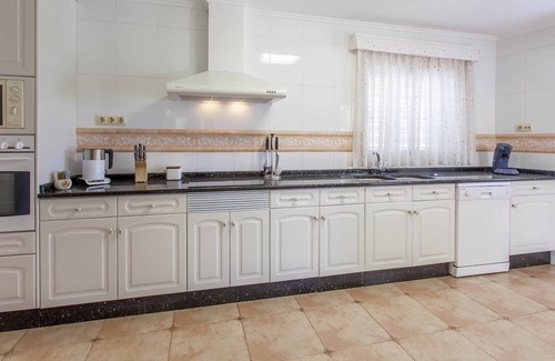 Almarda Ski Chalet | ApartUP Canet Beachfront Home
