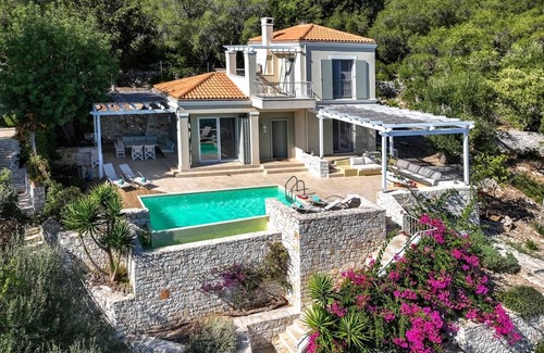 Katsimatika Villa | Apeiron II Villa - Two Bedroom Villa, Sleeps 4
