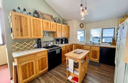 Okanagan-Similkameen Ski Chalet | Apex Mountain ~ Dun Raven ~ Charming Ski Chalet