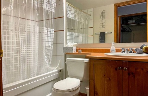 Okanagan-Similkameen Cabin | Apex Mountain ~ Cozy Corner ~ Apex Mountain Inn