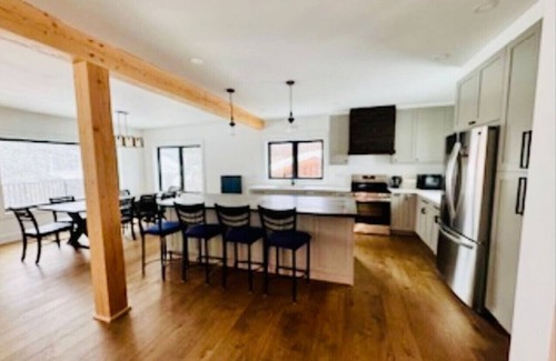 Okanagan-Similkameen Ski Chalet | Apex Mountain - Boards `n` Blades Chalet