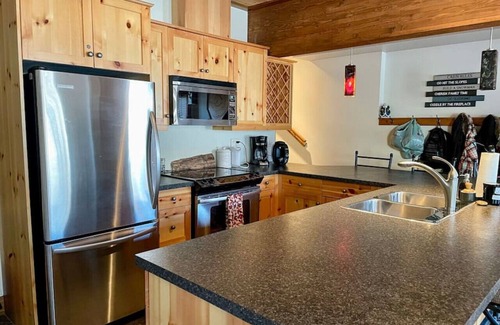 Okanagan-Similkameen House | Apex Mountain ~ Everything you need to relax