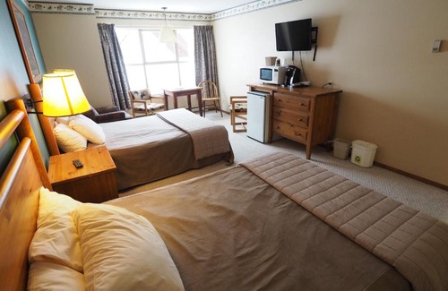 Okanagan-Similkameen Apartment | Apex Mountain Inn Suite 211-212 Condo