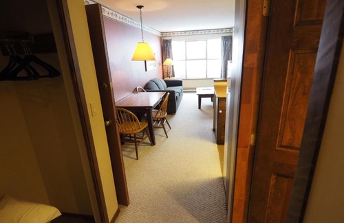 Okanagan-Similkameen Apartment | Apex Mountain Inn Suite 211-212 Condo