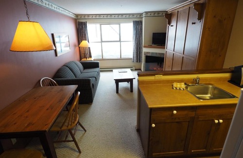 Okanagan-Similkameen Apartment | Apex Mountain Inn Suite 211-212 Condo