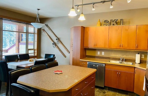 Okanagan-Similkameen Condo | Apex Mountain ~ Lazy Bear Lodge