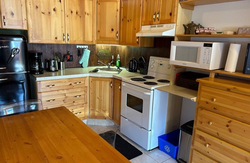 Okanagan-Similkameen Apartment | Apex Unit 102 in Outlaws