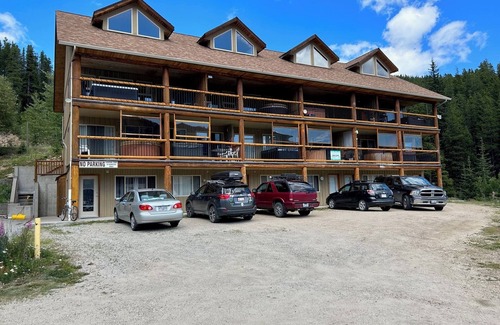 Okanagan-Similkameen Apartment | Apex Unit 102 in Outlaws