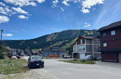 Okanagan-Similkameen Apartment | Apex Unit 102 in Outlaws