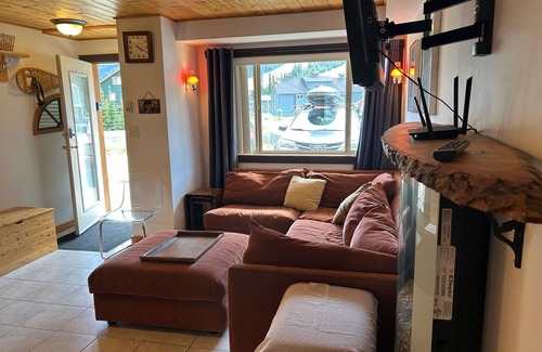 Okanagan-Similkameen Apartment | Apex Unit 102 in Outlaws