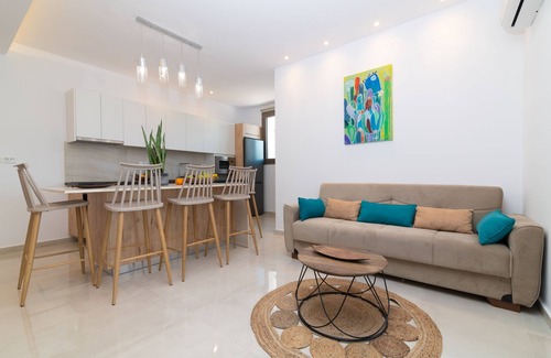 Alykes Apartment | Aphrodite Studios & Apartments-2 bedroom Luxury Suite 5+1 guests