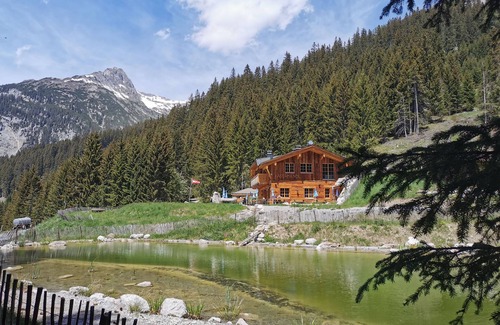 Elbigenalp Apartment | Aplin-style mountain apartment Oui with a fantastic view of the mountains and the Lech Valley
