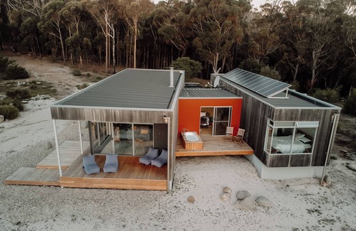 Friendly Beaches House | Aplite House Luxury Eco Accommodation