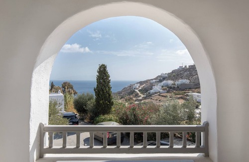 Psarou Apartment | Apostolis Windmill