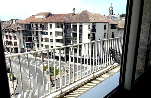 Aurillac Apartment | App 94 m², balcony, elevator, 2 bedrooms, sleeps 4