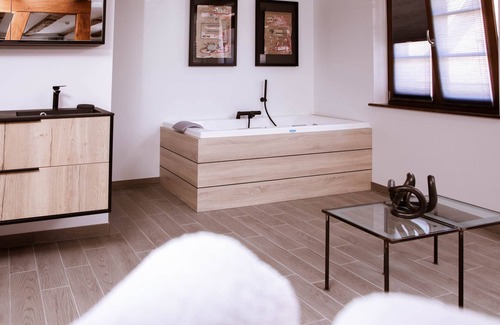 Kaysersberg-Vignoble Apartment | App'Art - Le R *, Appart. 4 people in Kaysersberg - 2 bedrooms, balnéo