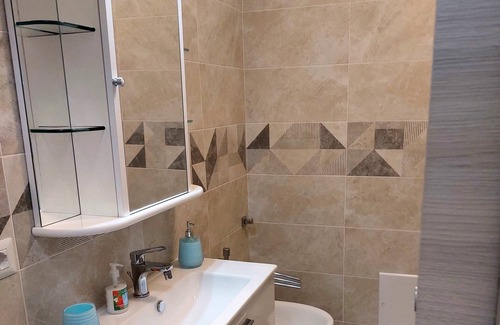 Is Mirrionis Apartment | App. Bijou iun: Q7105 Between St. Michael's Hill Park and M.Claro Park
