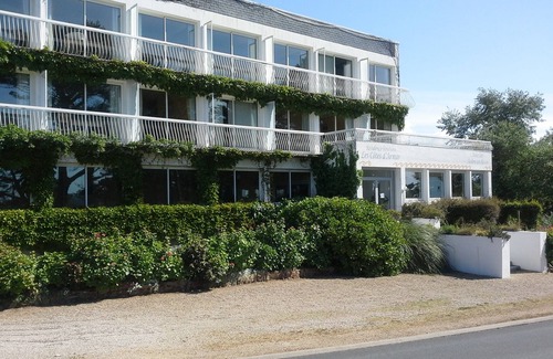 Plestin-les-Greves Apartment | App. Les Roches d'Argent-Sea View, Beaches, Heated Indoor Pool.