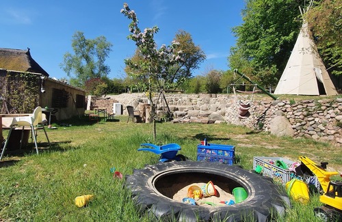 Pantow Apartment | App. Tueddelkroms, 2-3 p., in dreamlike secluded location, barbecue, near Binz