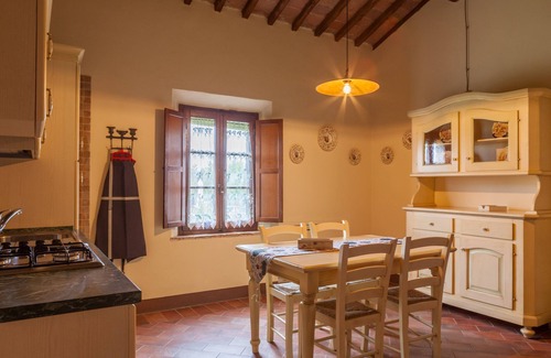 Sovicille Apartment | App. Verdi - Bright and comfortable in the Sienese countryside with swimming pool