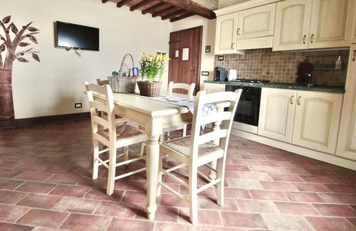 Sovicille Apartment | App. Verdi - Bright and comfortable in the Sienese countryside with swimming pool