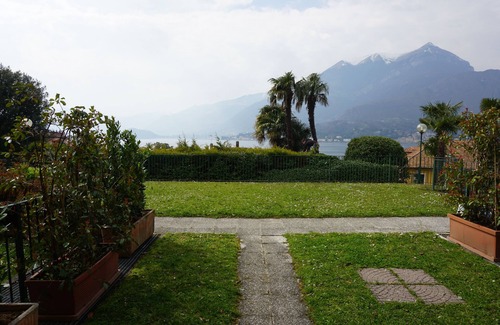 Bellagio Apartment | App.with garden, WI-FI free, automatic gate, covered garage, air conditioning