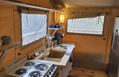 Trenton RV Rental | Appalachian - Cozy Yurt