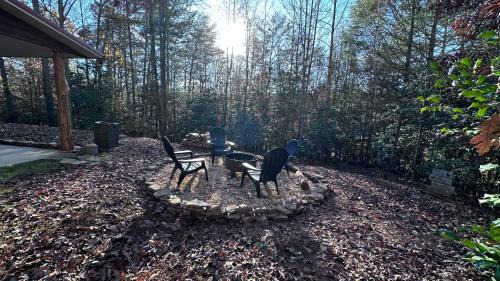 Murphy House | Appalachian Mountain Cabin-Updated-Private-Rafting on Ocoee River-Hiking-Waterfalls-WiFi-Pets OK