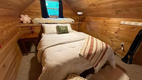Murphy House | Appalachian Mountain Cabin-Updated-Private-Rafting on Ocoee River-Hiking-Waterfalls-WiFi-Pets OK