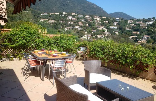 Cavalaire-sur-Mer Apartment | Appart. 4/6 pers. + Terrasse 50m2 , Unique sea view !