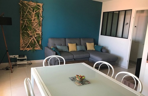 Collioure Apartment | appart. 6p, sea view, air-conditioning, private parking, swimming pool, close to beaches and shops