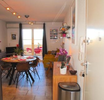 L'Ile-Rousse Apartment | APPART CLIMATISE/TERRASSE A 2 MIN DE LA PLAGE