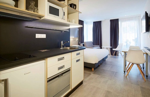 Cabries Hotel | Appart'hôtel Kyriad Résidence Cabriès - Plan de Campagne