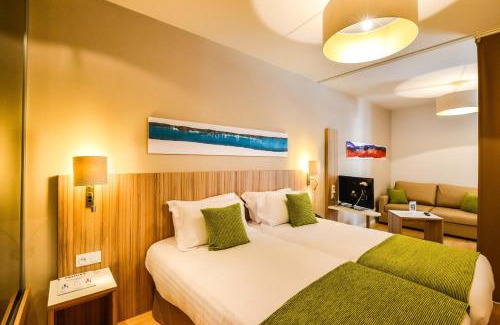 Yves Farge - Le Fleuve Apartment | Appart hôtel Q7 Lodge Lyon 7