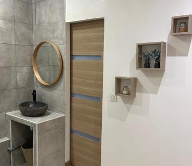 16th Arrondissement Apartment | APPART Le BER'AMAR L'ESTAQUE