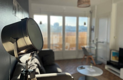 Angouleme Apartment | Appart Lumineux Avec Balcon, vue Imprenable sur Angoulême à 2 pas de la Gare TGV
