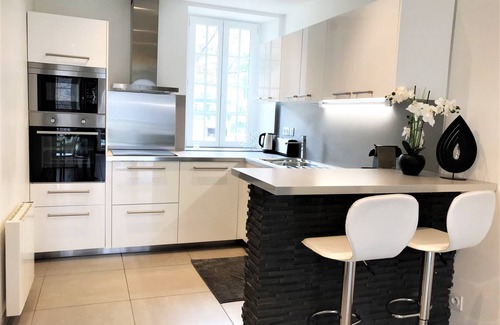 Aix-les-Bains Apartment | Appart Moderne T4 en Duplex, vue Pano sur le Lac, Climatisé Avec Wifi et Parking
