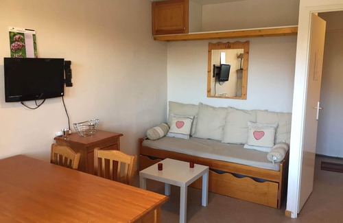 Saint-Etienne-en-Devoluy Apartment | Appart Plein sud 6pers Face aux Pistes